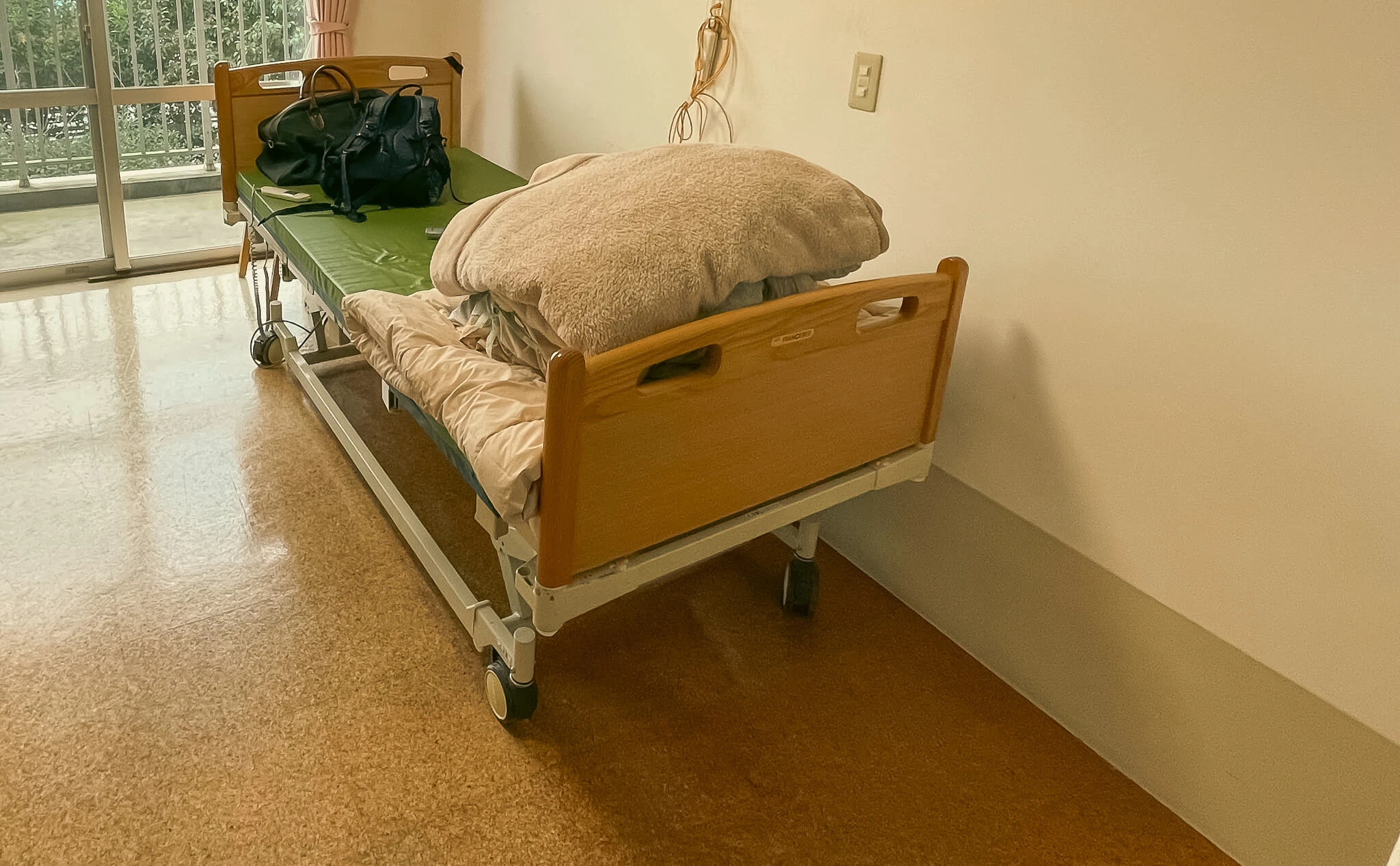 老人ホームの遺品整理：業者へ依頼する前に知るべき3つのポイント の画像