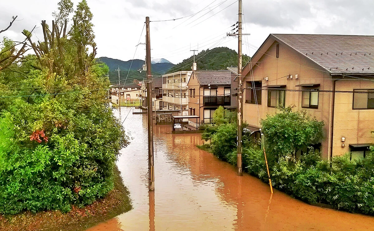 豪雨に備える：水が引くまでの時間と電源確保の解決策 の画像