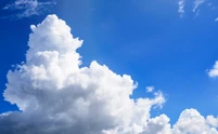 夏の遺品整理について：炎天下の入道雲