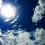 炎天下の青空：毎年のように耳にする「年々暑くなっている」は本当か。